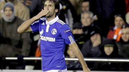 Raúl bude hrát po odchodu ze Schalke v Kataru