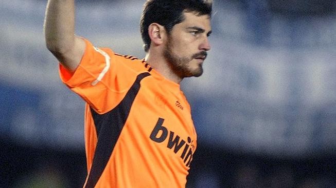 Famózní zákrok brankáře Casillase