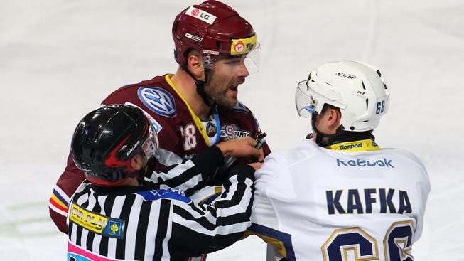 Obránce Kočí dohraje sezonu ve Spartě