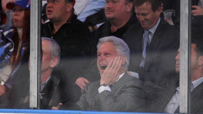 Bývalý prezident Clinton na utkání NHL salutoval jako Jágr