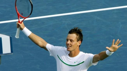 Berdych v Melbourne hladce porazil Rochuse, uspěla i Benešová