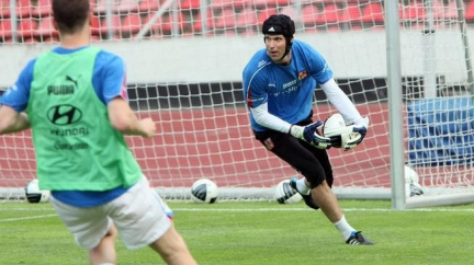 Čech je šestým nejlepším brankářem čtvrtstoletí