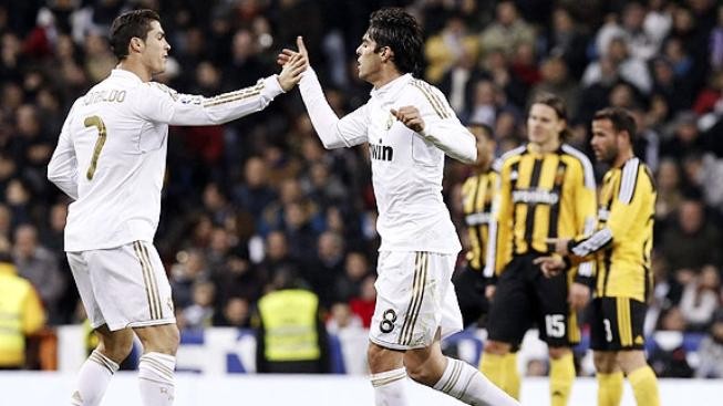 Real půjde do El Clásika se čtyřbodovým náskokem na Barcelonu 