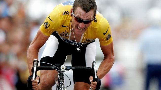 Cyklista Armstronga nebude čelit obvinění z údajného dopingu 