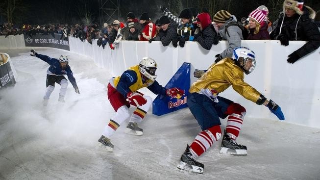 Extrémní závod Red Bull Crashed Ice vyhrál opět Kanaďan Croxall