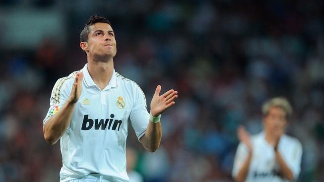 Ani Portugalec Cristiano Ronaldo větru neporučí...