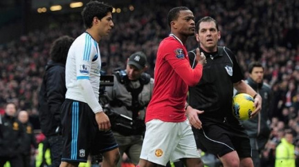 Manchester United zdolal díky dvěma Rooneyho gólům Liverpool