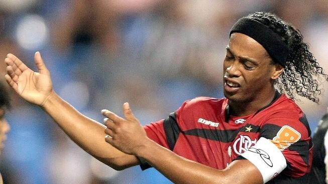 Hvězdný Ronaldinho zahodil penaltu. Udělal to schválně?