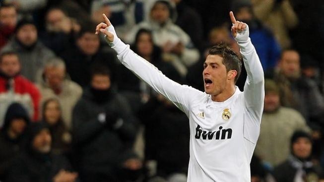 Cristiano Ronaldo parádní dělovkou rozvlnil síť