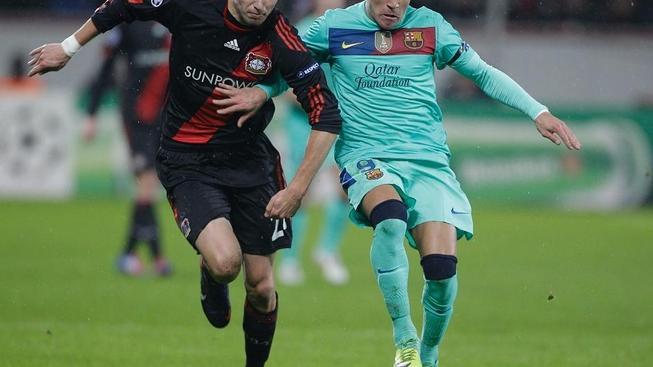 Kadlecův gól Barcelonu nezastavil, Leverkusen prohrál 1:3