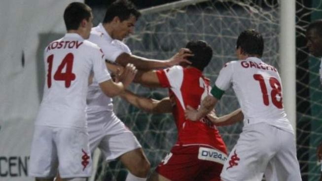 Brazilec Platini se popral s hráči Dinama Bukurešť, pak tam přestoupil 