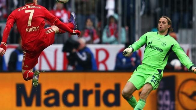Ribéry protrhl střelecké trápení Bayernu, vyhrál i Dortmund