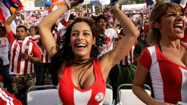 Půvabná kráska Riquelme - nejznámější fanynka Paraguaye