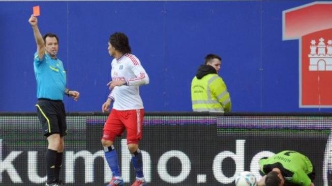 Guerrero z Hamburku má za brutální faul dostat trest na osm zápasů