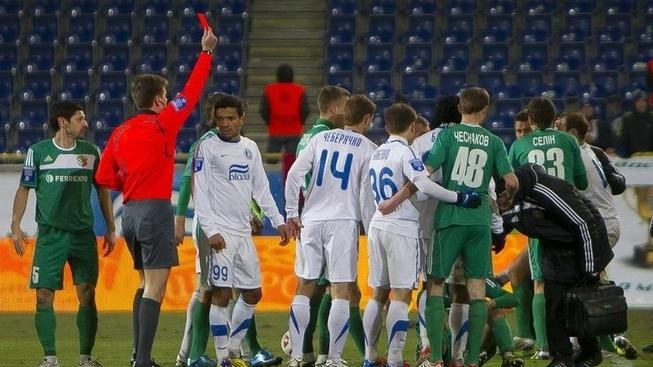 Fotbalista Boateng během 10 sekund "sundal" tři protihráče