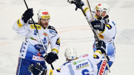 Hokejisté Brna senzačně postoupili přes Spartu do semifinále, Zlín srovnal s Plzní