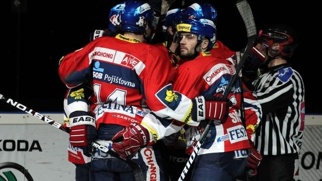 Hokejisté Pardubic porazili Brno a jsou krok od titulu