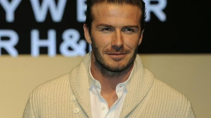 Fotbalista Beckham prodává sbírku luxusních vozů