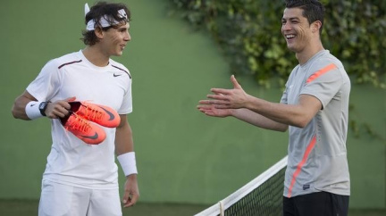 Nadal versus Ronaldo - souboj s tenisákem i fotbalovým míčem