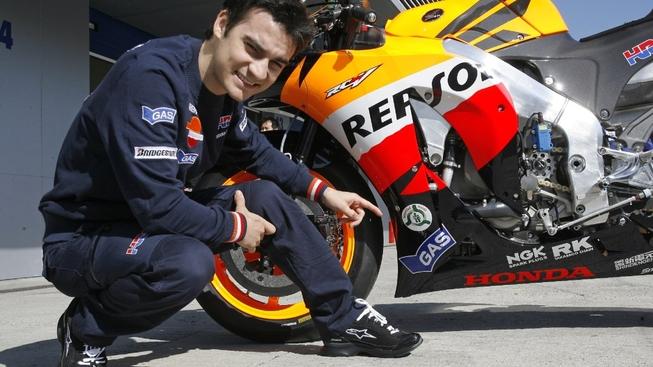 Motocyklista Pedrosa podváděl u kapitánských zkoušek na jachtu