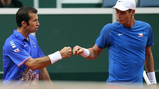Berdych se Štěpánkem vyhráli, tenisté vedou nad Srby 2:1