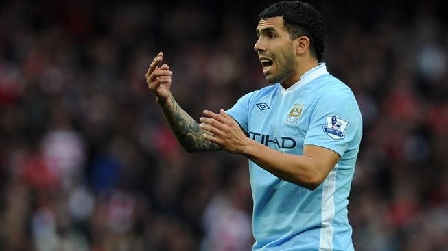 Manchester City využil zaváhání United a stáhl jejich náskok