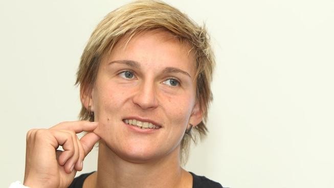 Špotáková vede světové tabulky, Bolt vyhrál v Ostravě za 10,04