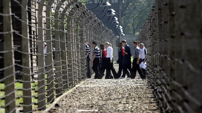 Fotbal dával v koncentráku sílu žít, vzpomínají vězni 