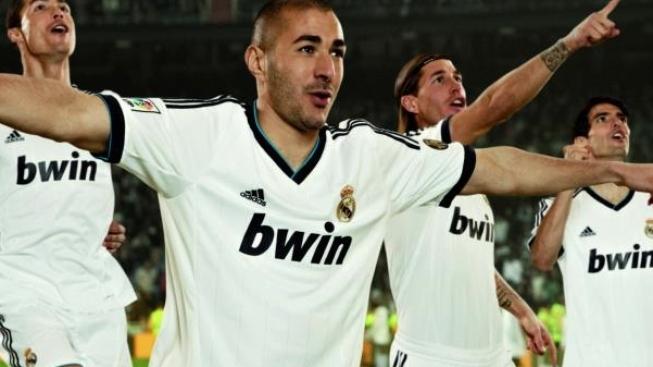 Real Madrid představil nové dresy do další sezony. Líbí se Vám?