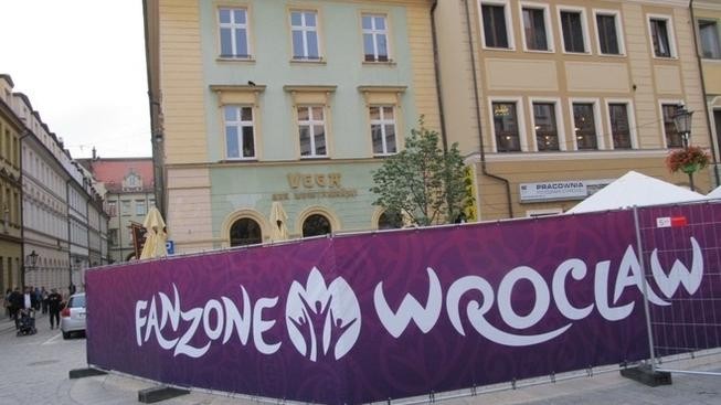 Navštivte ve Vratislavi Fanzónu s velkoplošnými obrazovkami