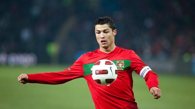 Cristiano Ronaldo: Mít tašku plnou peněz, vsadil bych si na Portugalsko a Španělsko