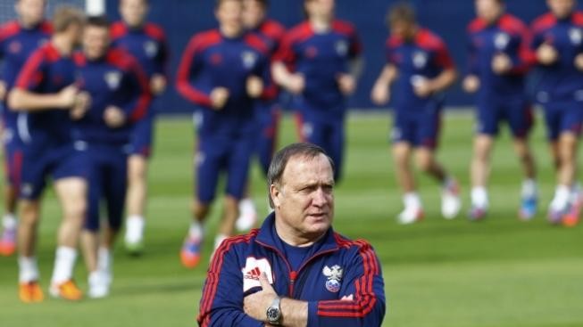 Trenér Rusů Advocaat neví, co od Čechů očekávat