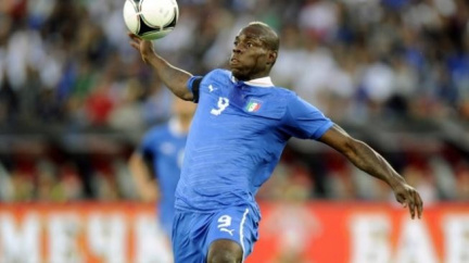 Balotelli si zranil koleno, Itálii bude chybět proti Irsku