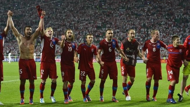 Ze skupiny A postupuje Česko a Řecko