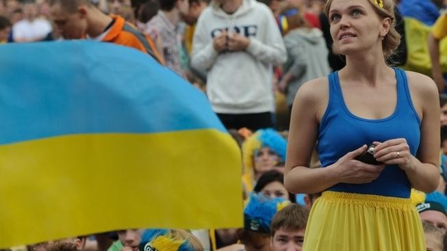 Francie, Anglie a Ukrajina dnes hrají o postup ze skupiny D