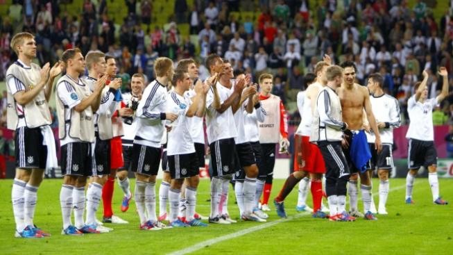 Němci přestříleli Řecko 4:2 a jdou dál