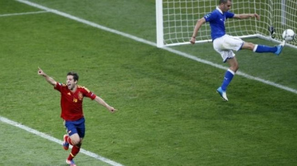 Španělsko - Itálie 2:0 po poločase 