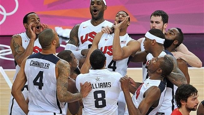 Basketbalisté USA splnili plán. Domů vezou zlato