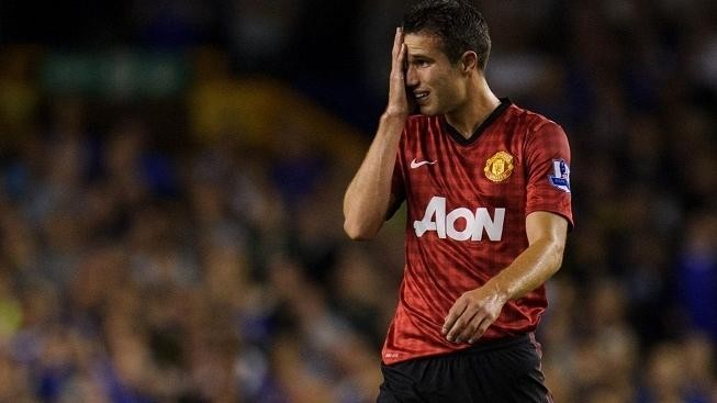Manchester United padl s Evertonem. Ani van Persie ho nespasil