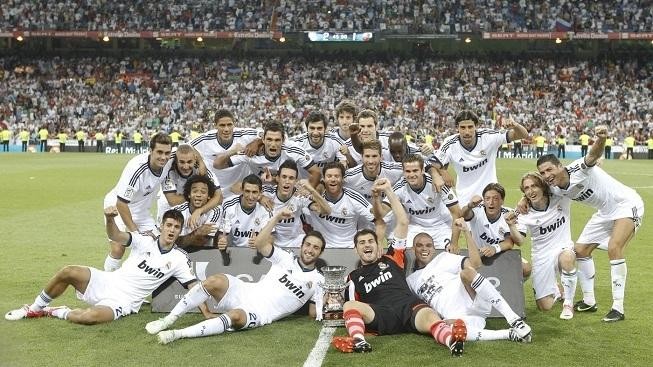 Real zničil Barcu a má Superpohár