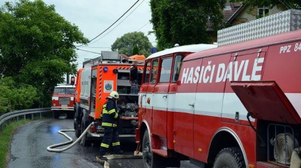 Na Českolipsku museli evakuovat 50 lidí. Uniklo 200 litrů kyseliny