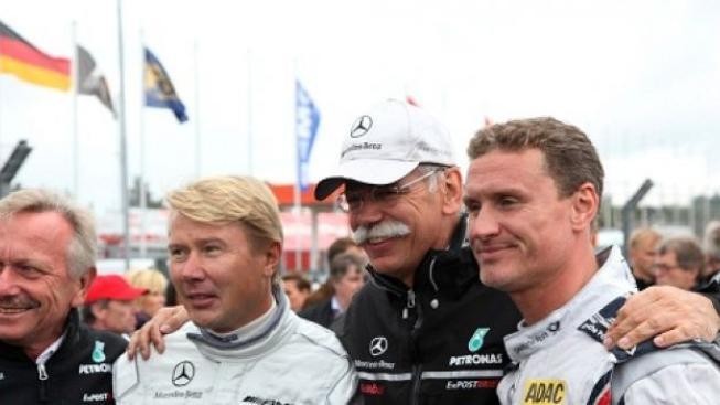 Bývalý šampion Häkkinen bude po čtyřech letech závodit