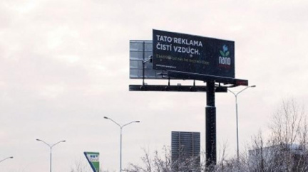 Vláda rozhodla: Reklamy od silnic do pěti let zmizí