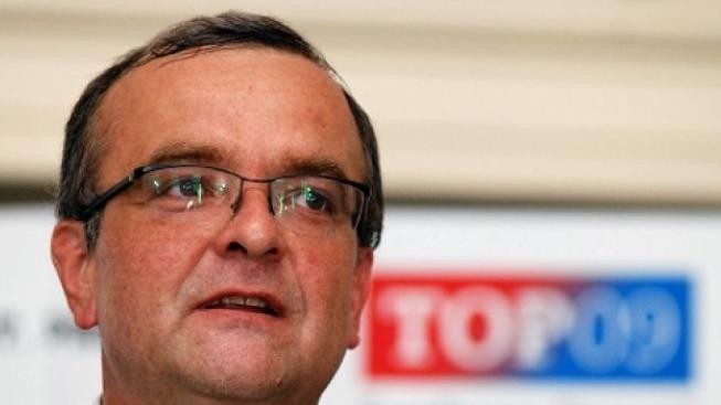 Kalousek je podezřelý z příjetí úplatku. Měl povolit internetové sázky
