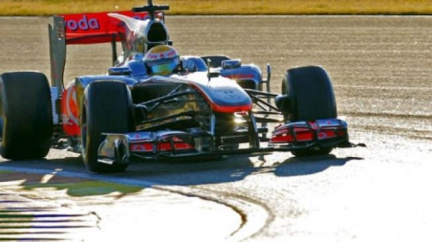 Série kvalifikačních triumfů Red Bullu skončila, vyhrál Hamilton  