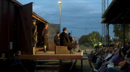 Vlak Lustig dnes a ve středu opět zastaví na nádraží Praha-Bubny 