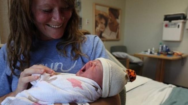 Neuvěřitelné! Doběhla do cíle maratónu a porodila zdravou dceru