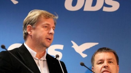 Bendl a revoltující Tluchoř bojují o post šéfa středočeské ODS