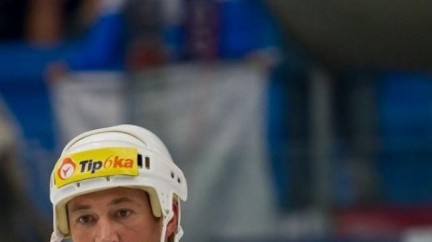 Šest týdnů mimo: Kaberle má po faulu slávisty Kaluse zlomených pět žeber