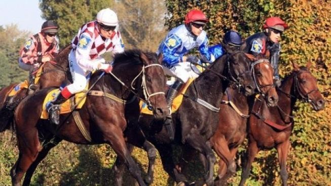 Žokej Josef Váňa by chtěl vyhrát po osmé Velkou pardubickou. Musí se obejít bez skalního fandy Karla Gotta